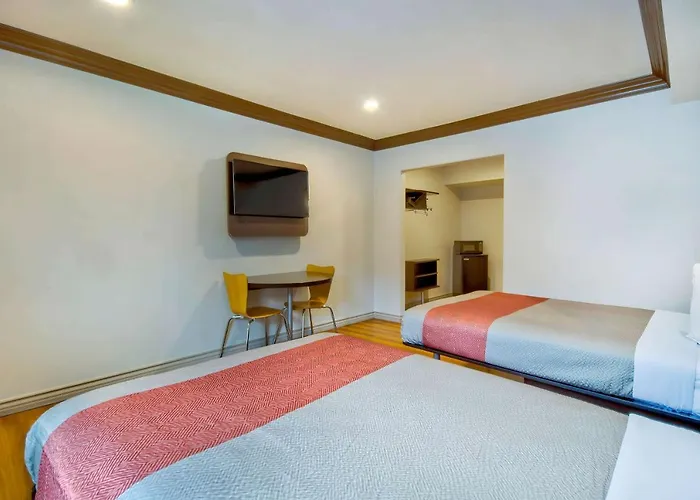 Motel 6 Gardena