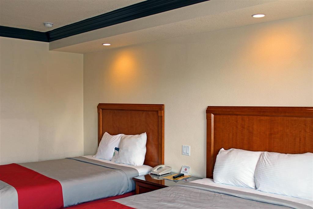 6 Hotel